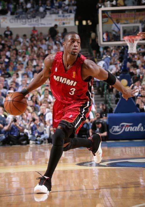 阵容更迭更 阵容更迭更